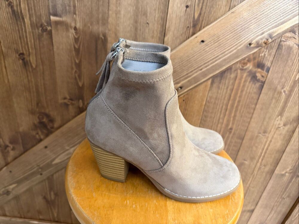 DV by Dolce Vita Women’s Size 7 Taupe FauxSuede Ankle Booties Block Heel